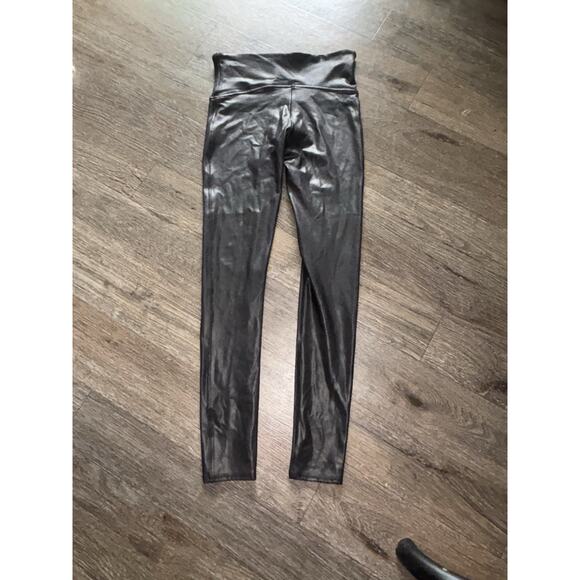 Spanx Medium Faux Leather Leggings Black Excellent Condition - Picture 7 of 7